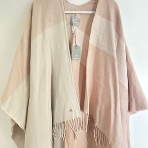 Soia & kyo Women's Pink and Cream Poncho